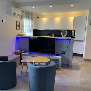  Appartement Grand Tres Agreable Avec Bar, Cuisine Et Terrasse